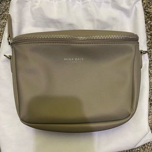 Mina Baie Viola Gray Fanny